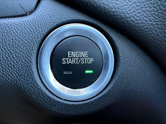 Used 2022 White Chevrolet LT image 18