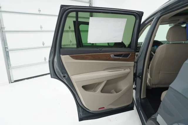 New 2026 Pure Gray Volkswagen 2.0T SE w/Technology image 17