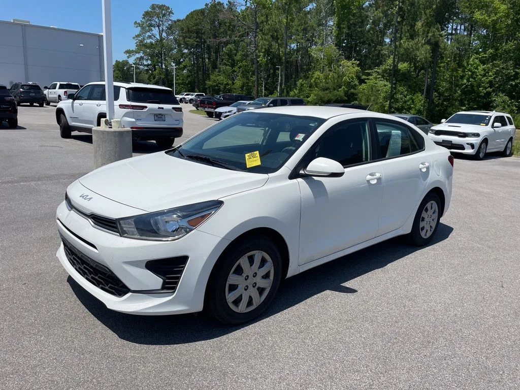 2022 Kia Rio S iVT's photo