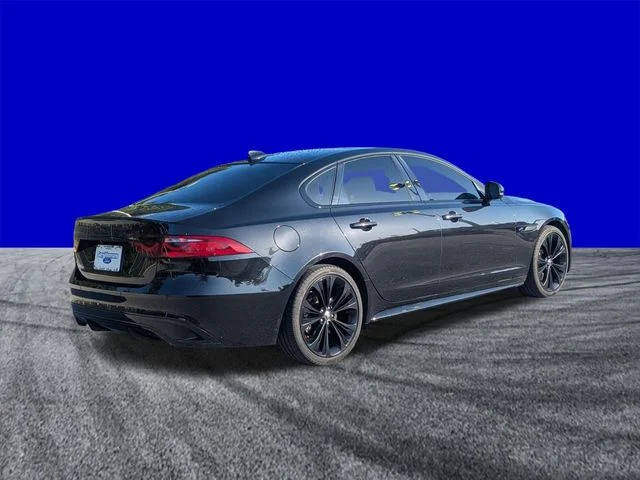 Certified Used 2024 Santorini Black Jaguar R-Dynamic SE image 4