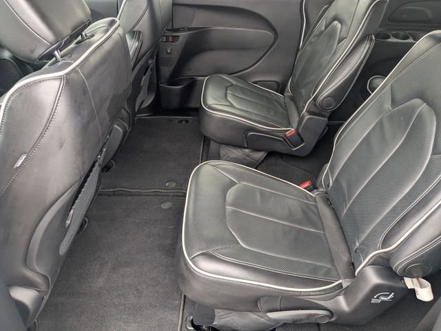 Used 2025 Bright White Clearcoat Chrysler Limited image 20