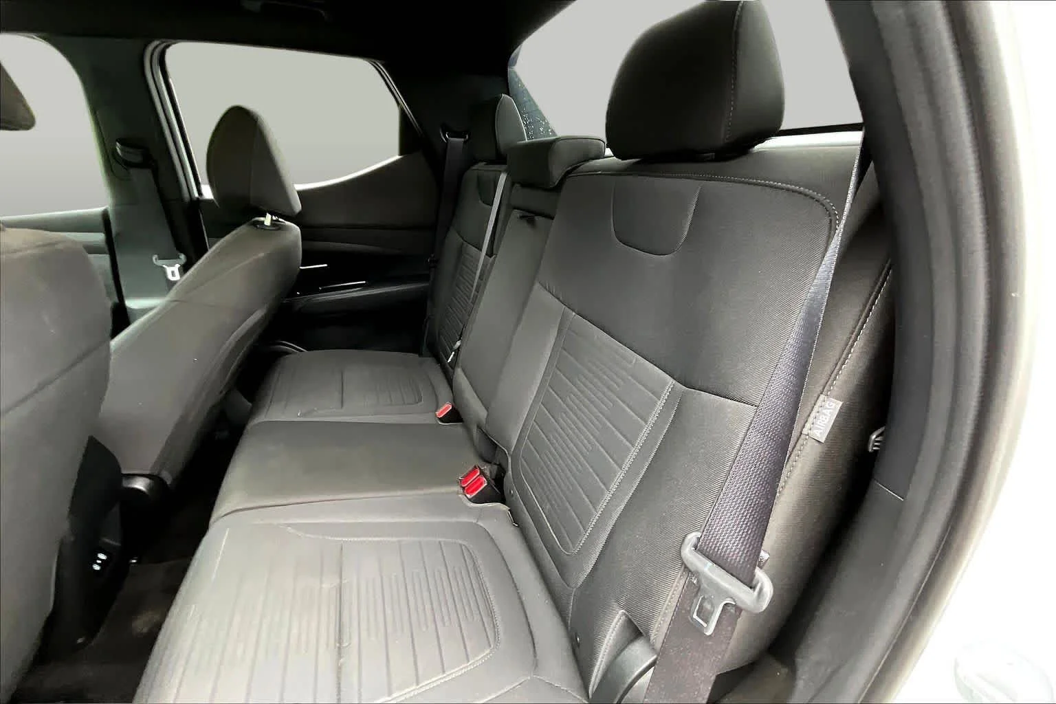 Used 2025 Atlas White Hyundai SE image 19