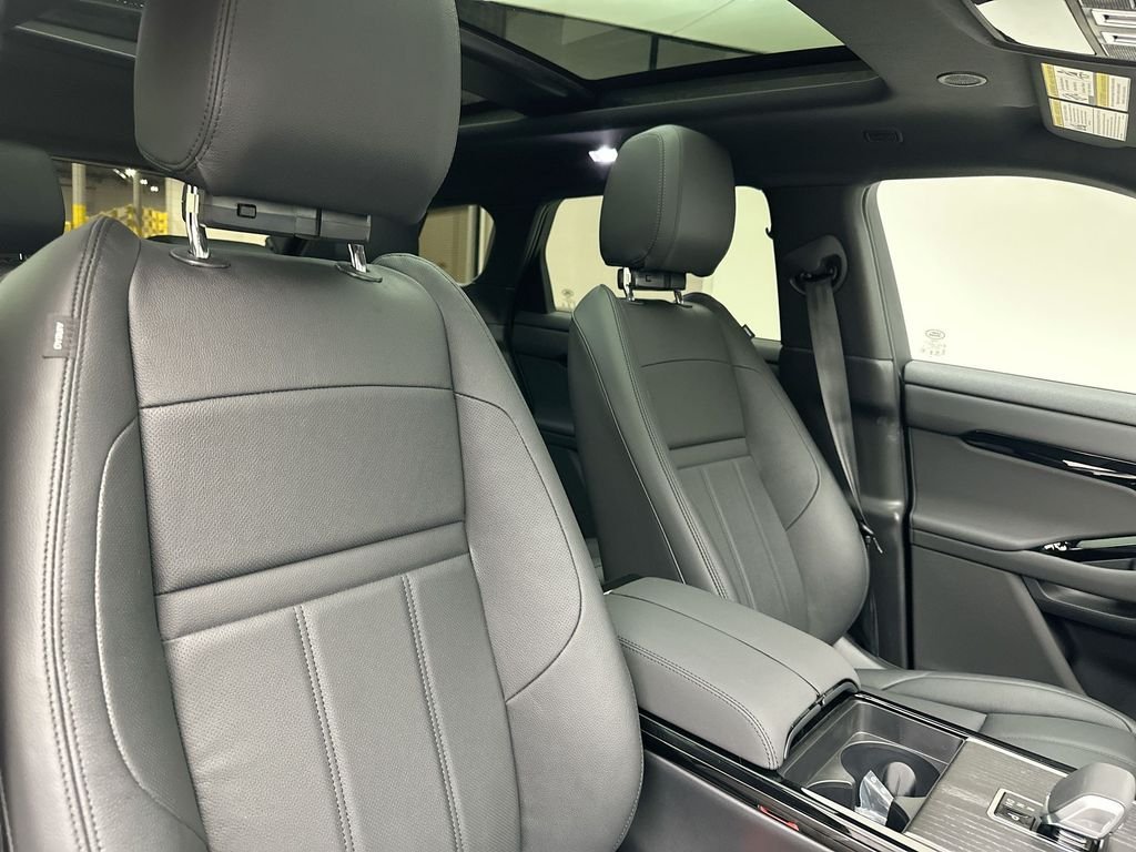 Used 2026 Fuji White Land Rover S image 4