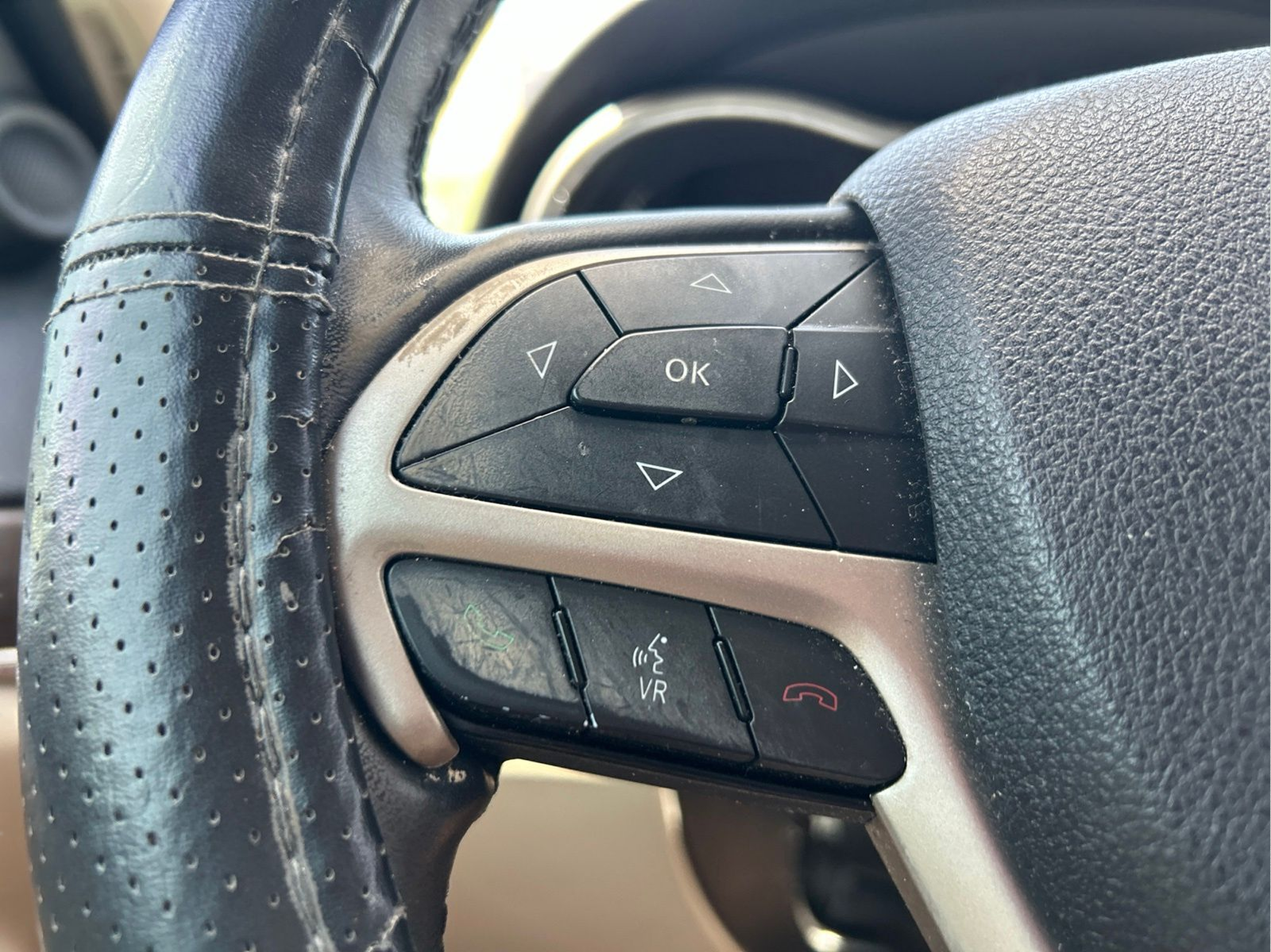 Used 2015 Black Jeep Limited image 14