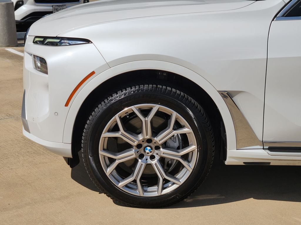 Used 2023 White Metallic BMW xDrive40i image 8