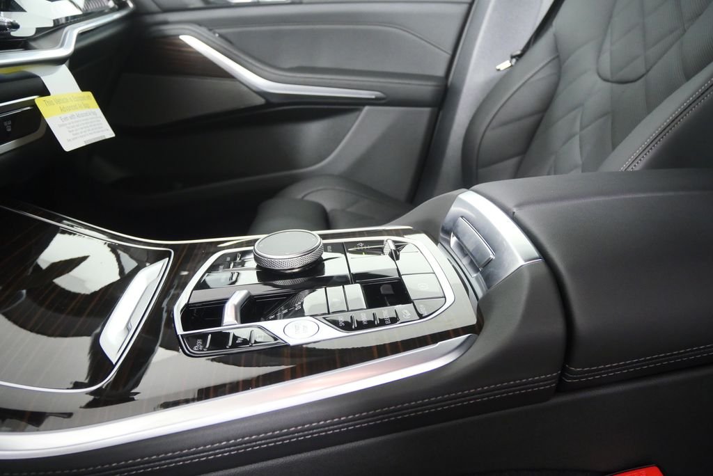 New 2026 Manhattan Green Metallic BMW xDrive50e image 20