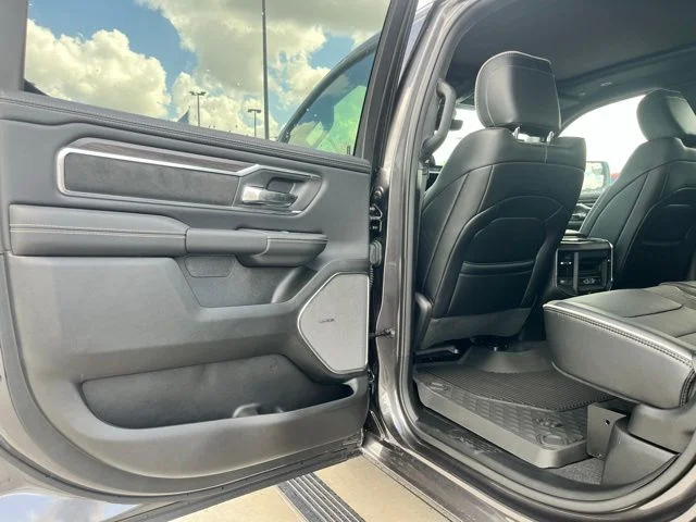 New 2026 Granite Crystal Metallic Clear-Coat Exterior Paint RAM Laramie image 18