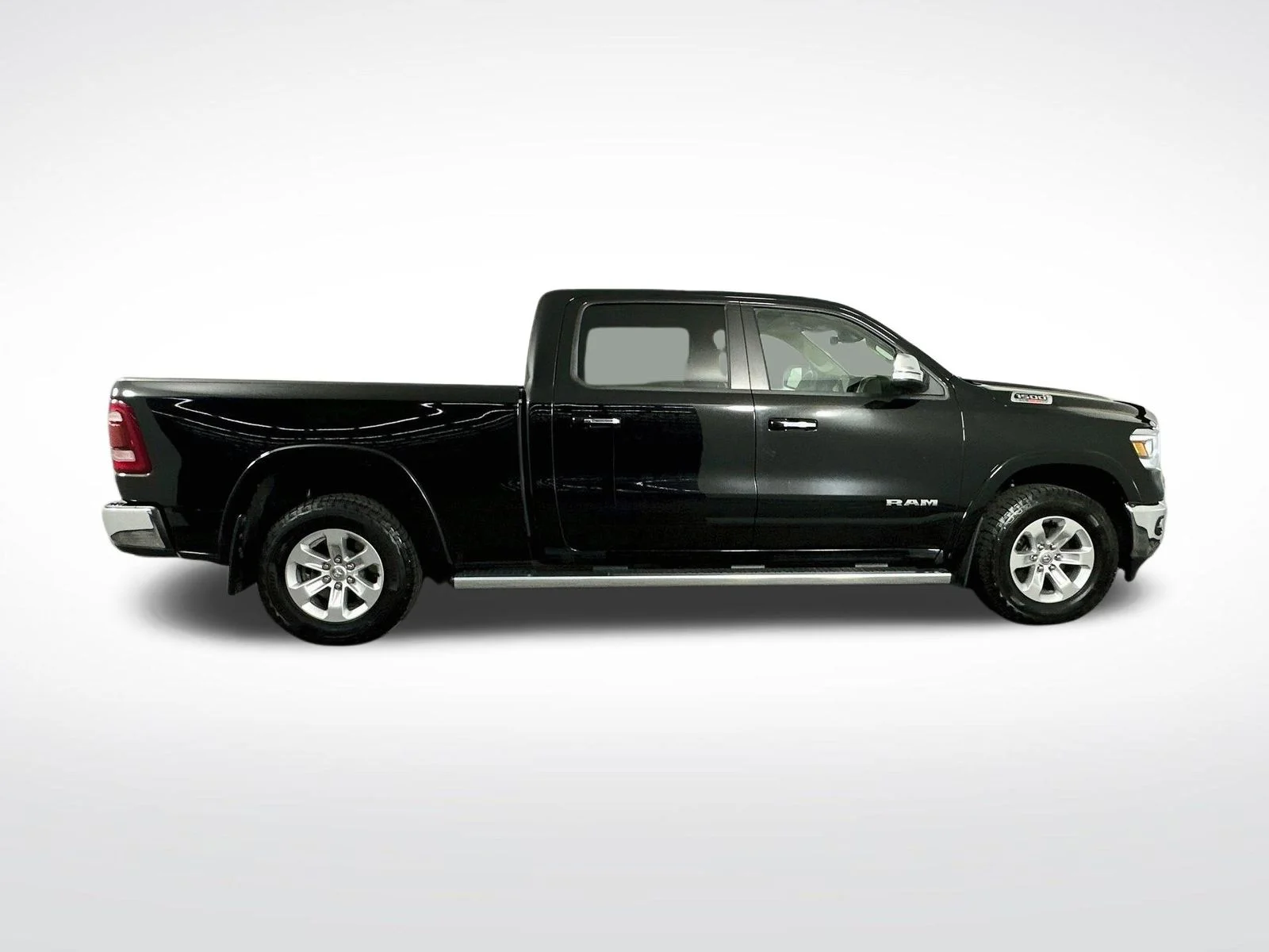 Used 2021 Diamond Black Crystal Pearlcoat Ram Laramie image 9