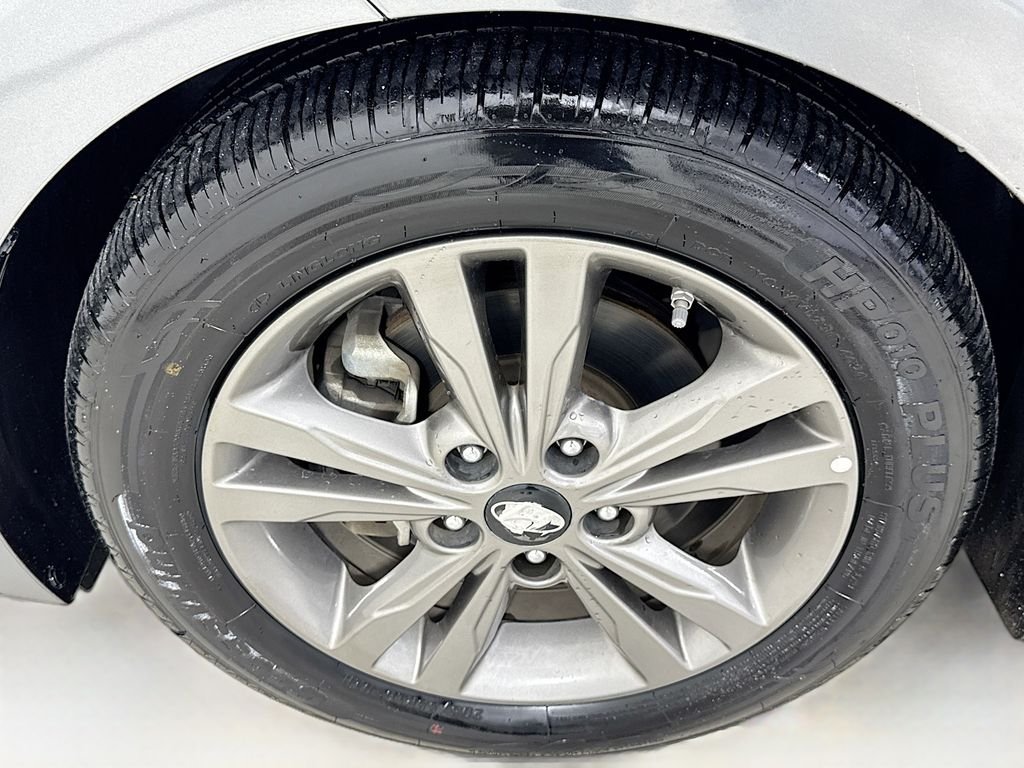Used 2018 Machine Gray Hyundai SEL image 36