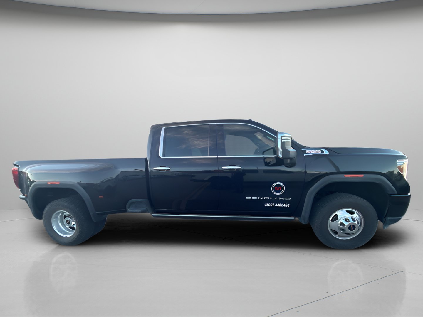 Certified Used 2023 Onyx Black GMC Denali image 4