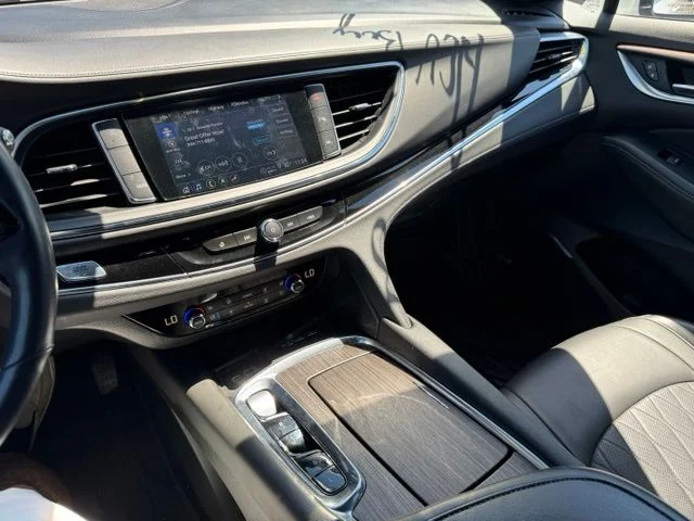 Used 2023 White Buick Avenir image 21