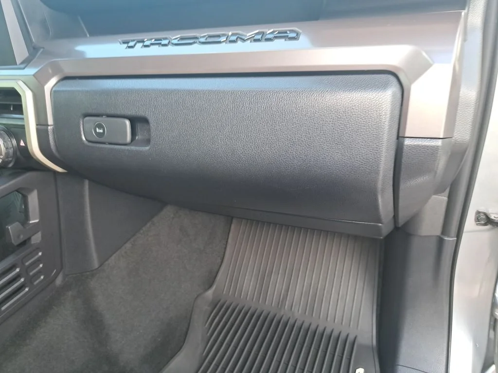 2024 Toyota Tacoma SR5 - Photo 37