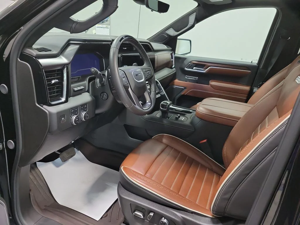 Used 2025 Black GMC Denali Ultimate image 34