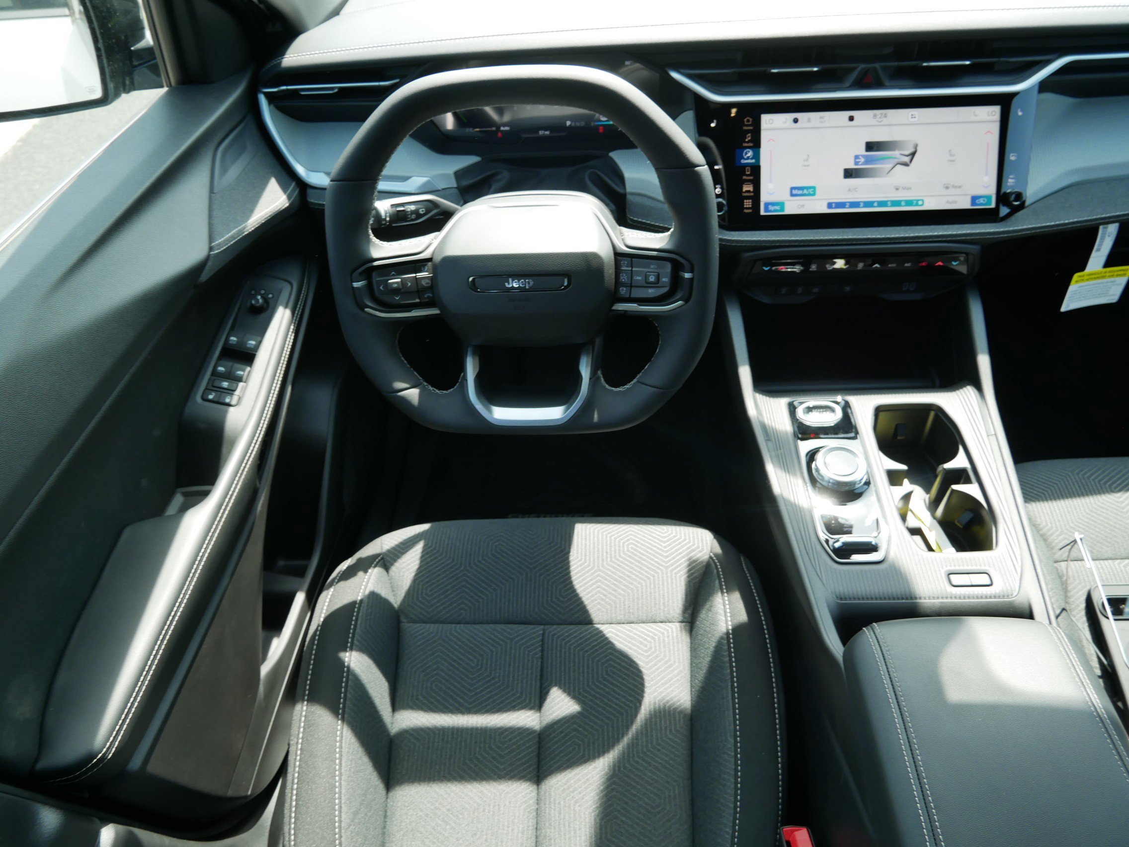 2026 Jeep Cherokee Laredo - Photo 13