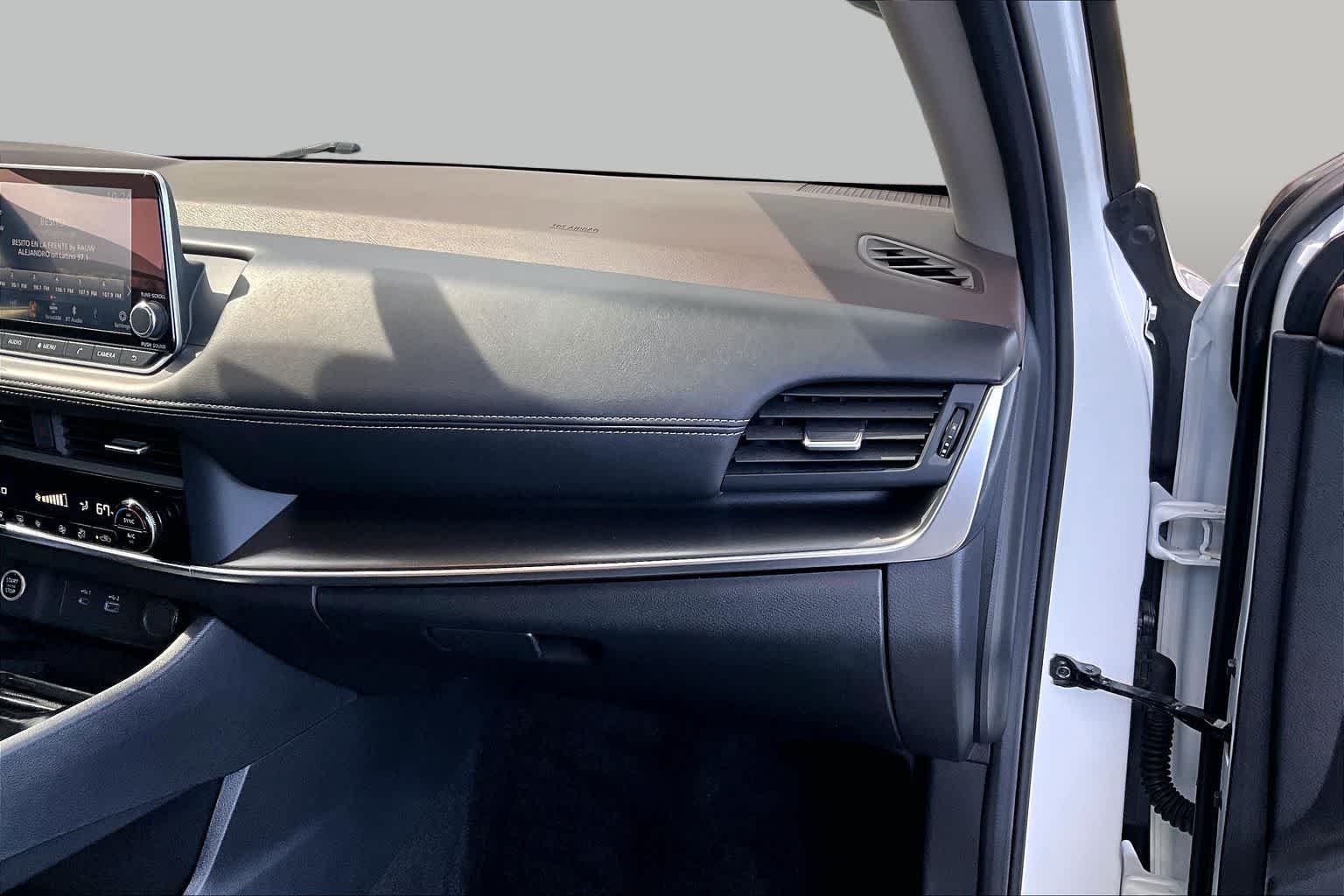 Used 2023 Pearl White Tricoat Nissan SV image 18