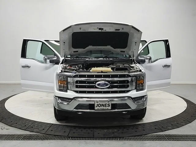 Used 2023 White Ford Lariat image 11