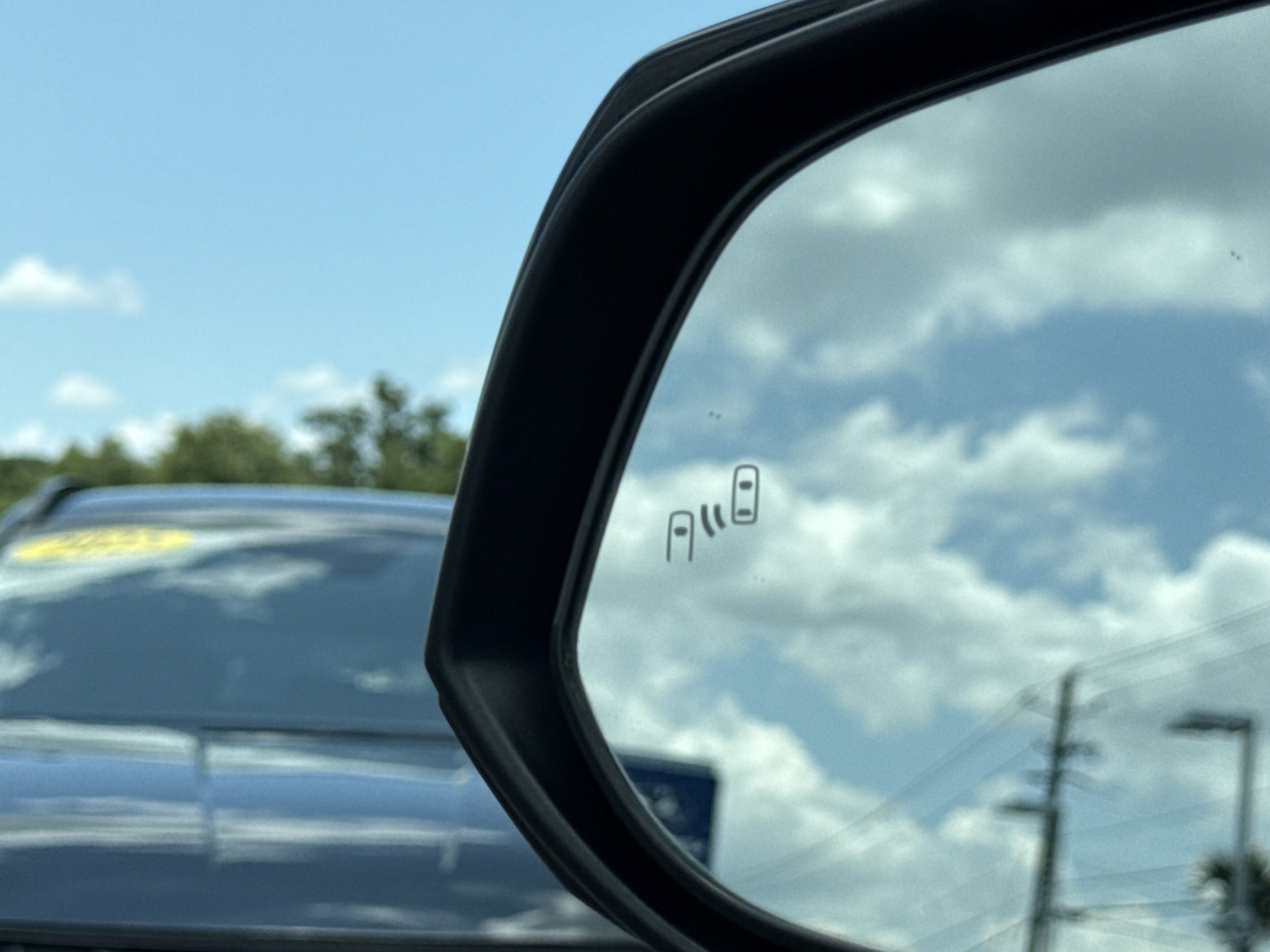2023 Toyota RAV4 XLE - Photo 18