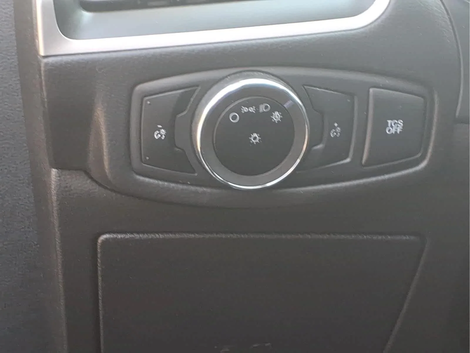 Used 2024 Agate Black Metallic Ford SE image 13