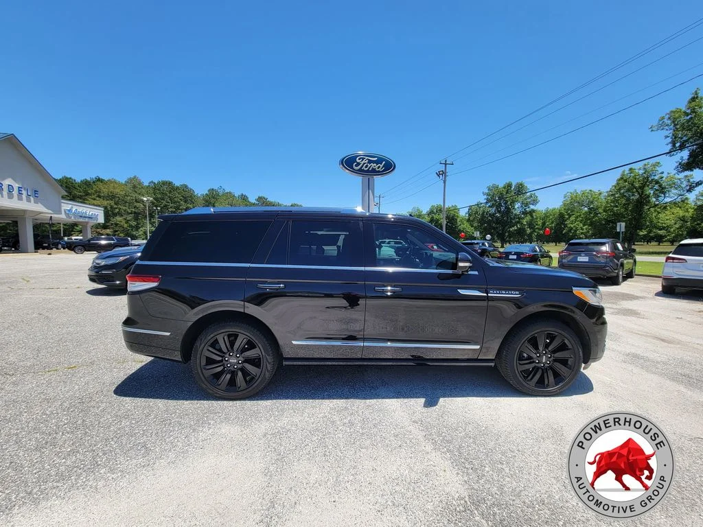 Used 2022 Black Lincoln Reserve image 7