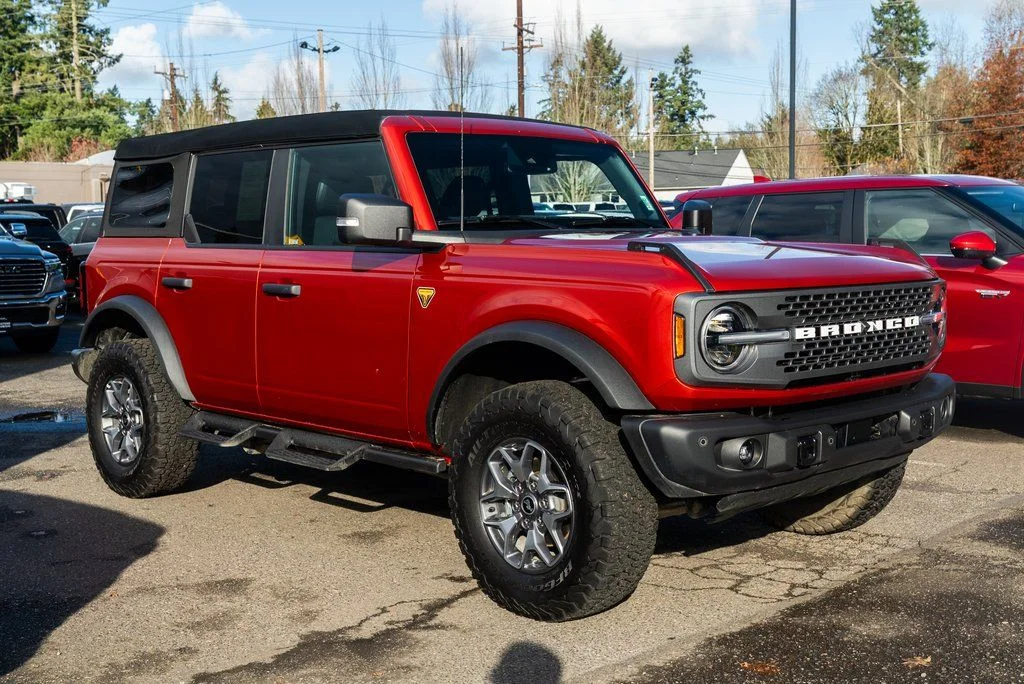 Used 2023 Red Ford Badlands image 1