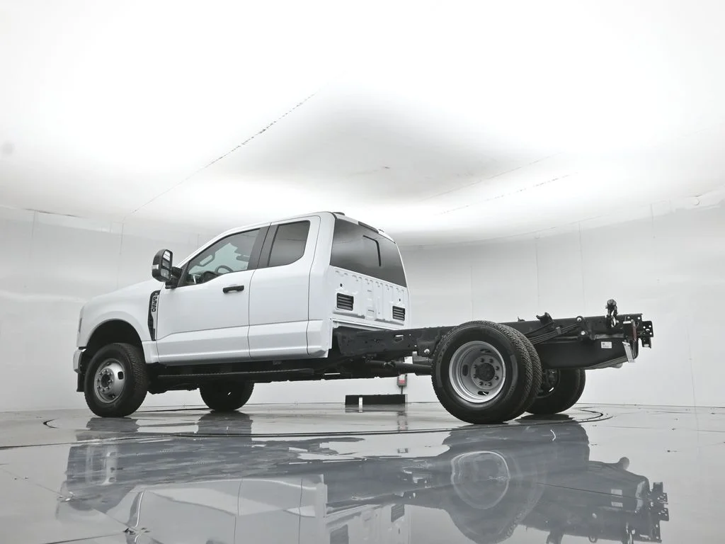 New 2026 Oxford White Ford XL image 46
