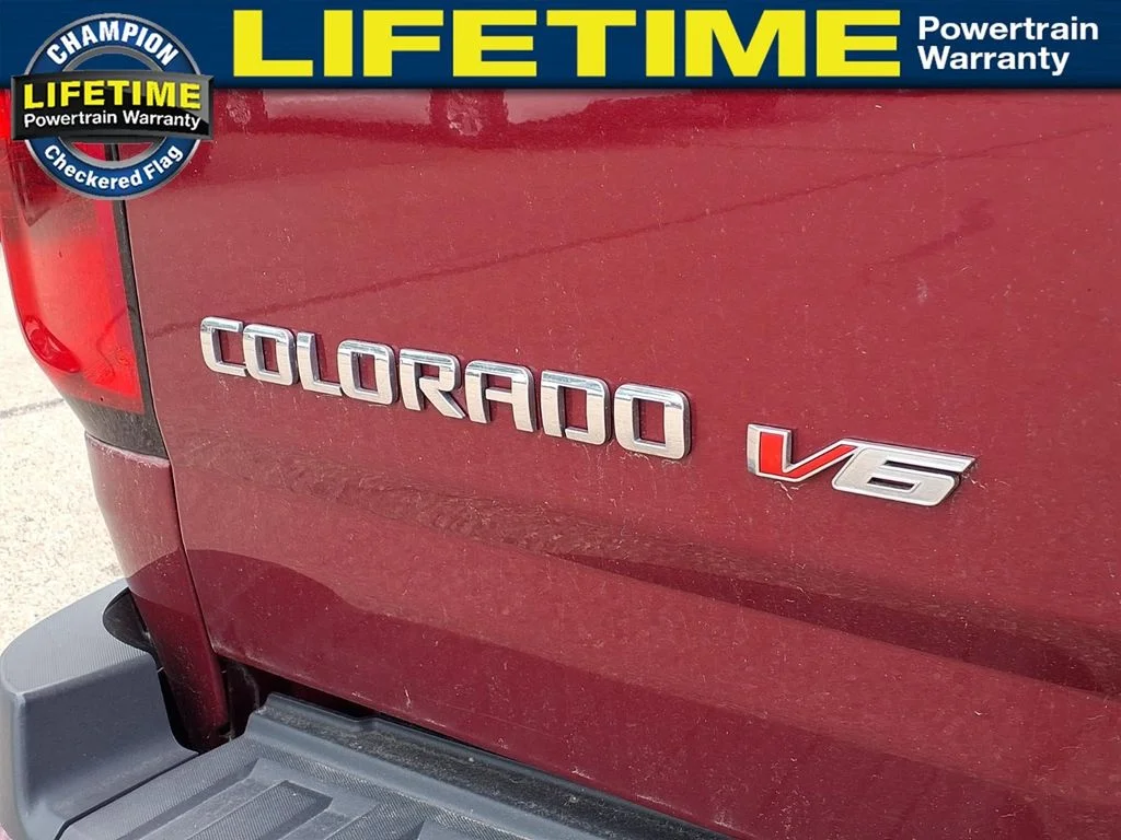 Used 2019 Red Chevrolet Z71 image 10