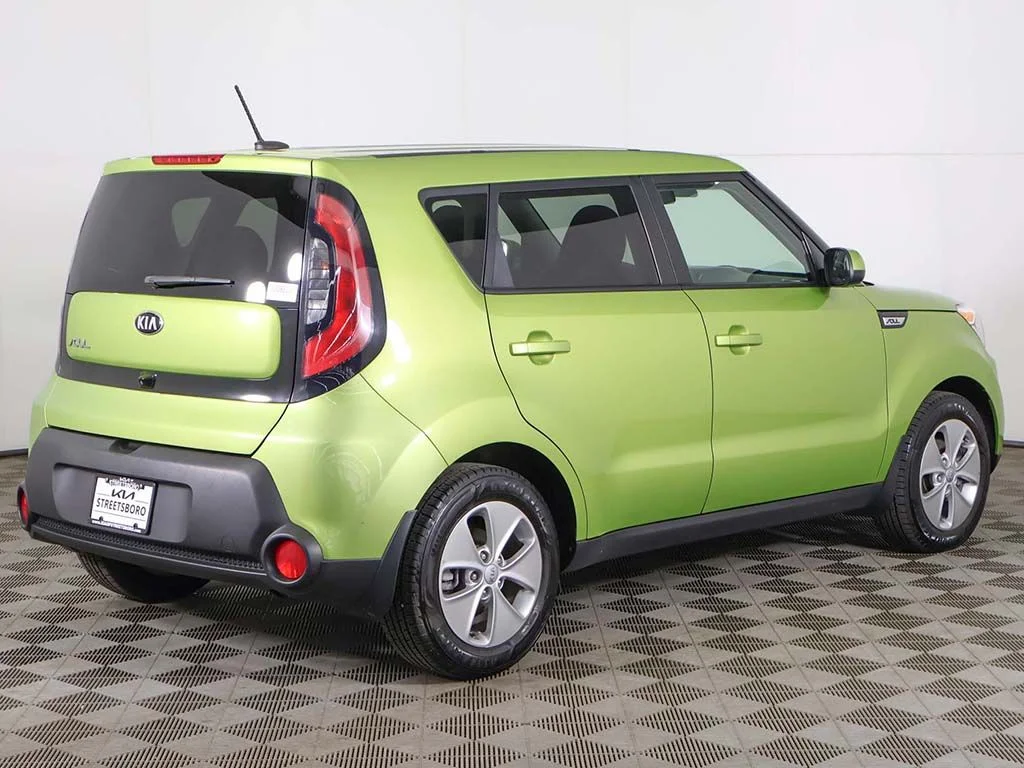 Used 2015 Green Kia Base image 7