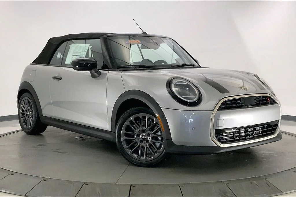 2026 MINI Convertible Cooper S Signature's photo