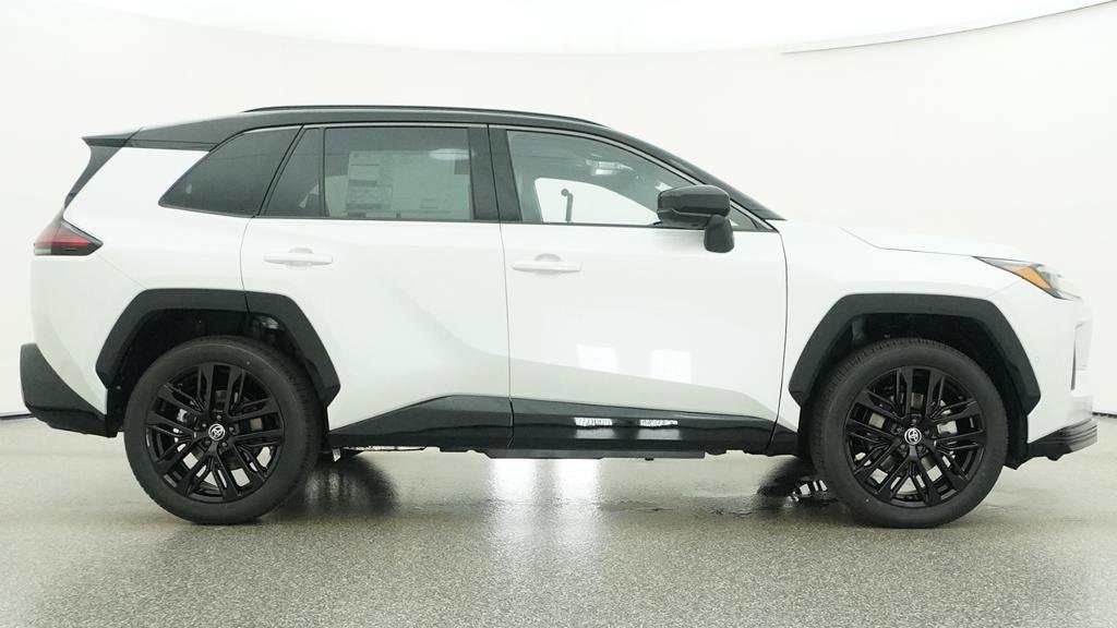 New 2026 Wind Chill Pearl with Midnight Black Metallic roof Toyota XSE image 13