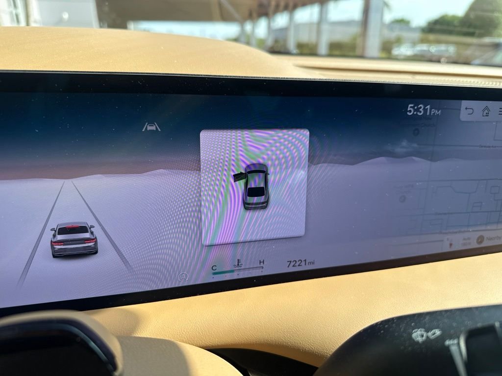 Used 2025 Silver Genesis 2.5T image 3