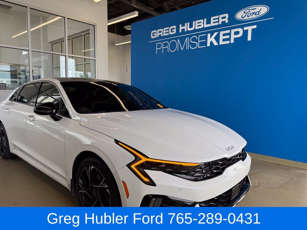 Used 2025 White Kia GT-Line image 1
