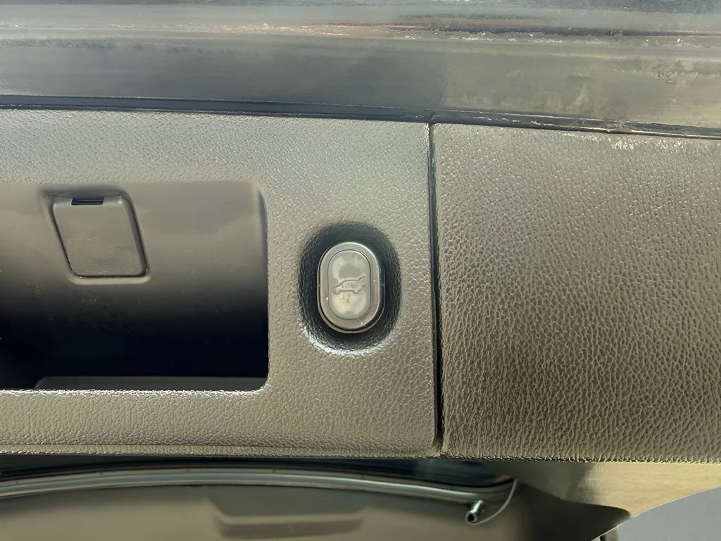 Used 2019 Black GMC Denali image 39