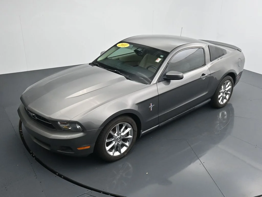Used 2011  Ford V6 Premium image 19