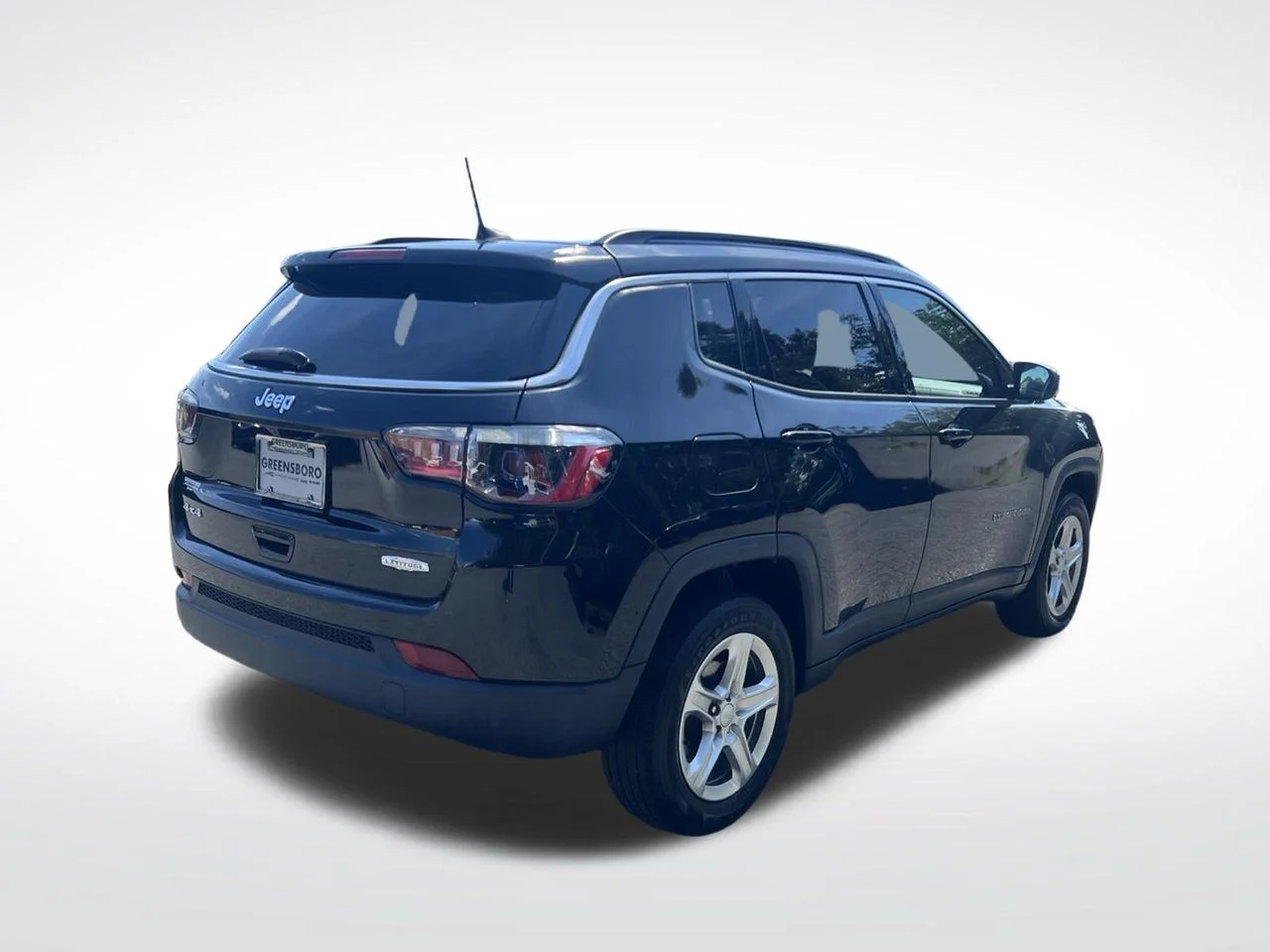Used 2023 Black Jeep Latitude image 5