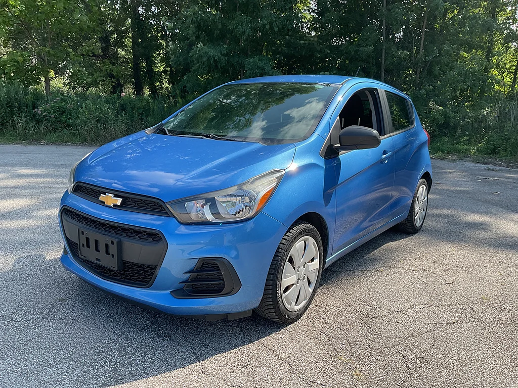 Used 2017 Splash Metallic Chevrolet LS CVT image 3