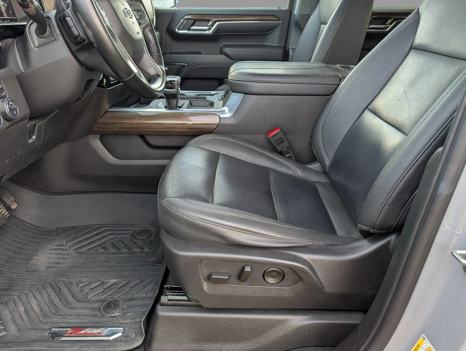 Used 2024 Slate Gray Metallic Chevrolet LT Trail Boss image 14
