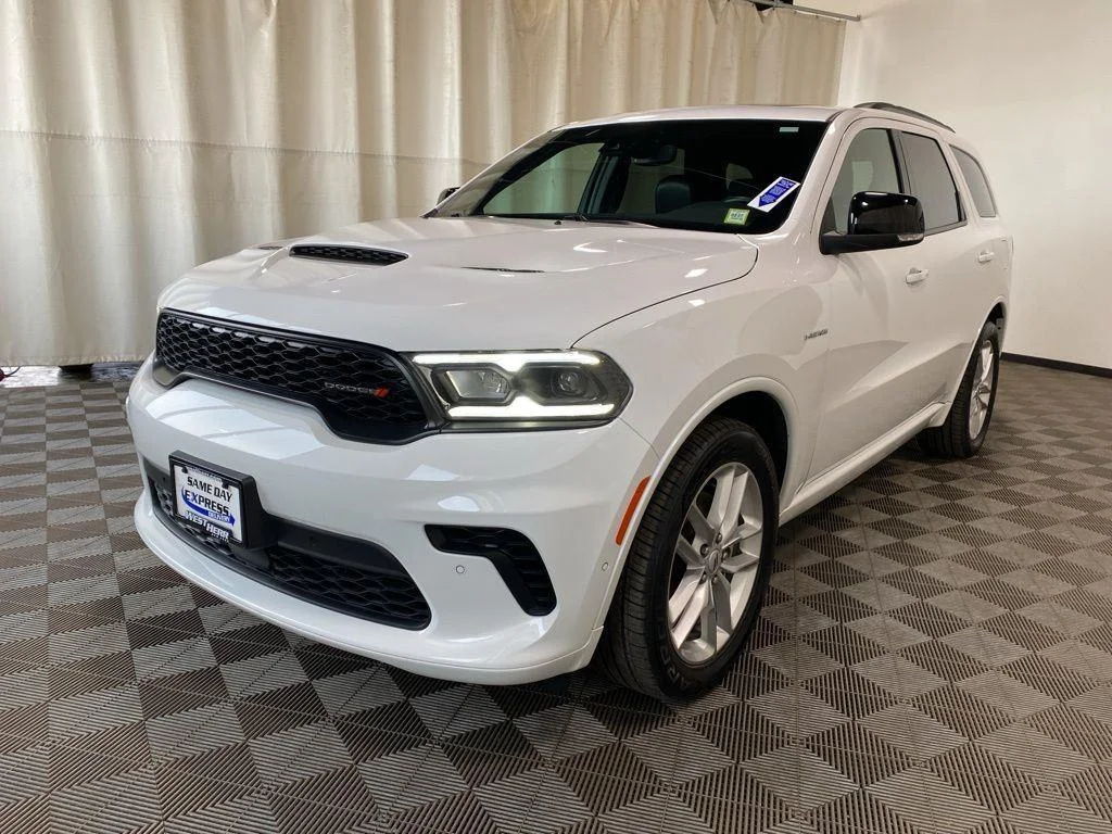 Used 2025 White Knuckle Clearcoat Dodge R/T Plus image 5