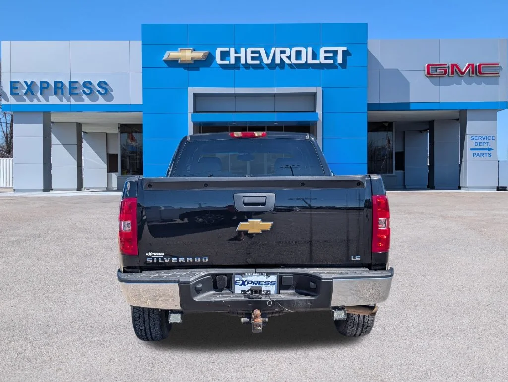 Used 2013 Black Chevrolet LS image 4