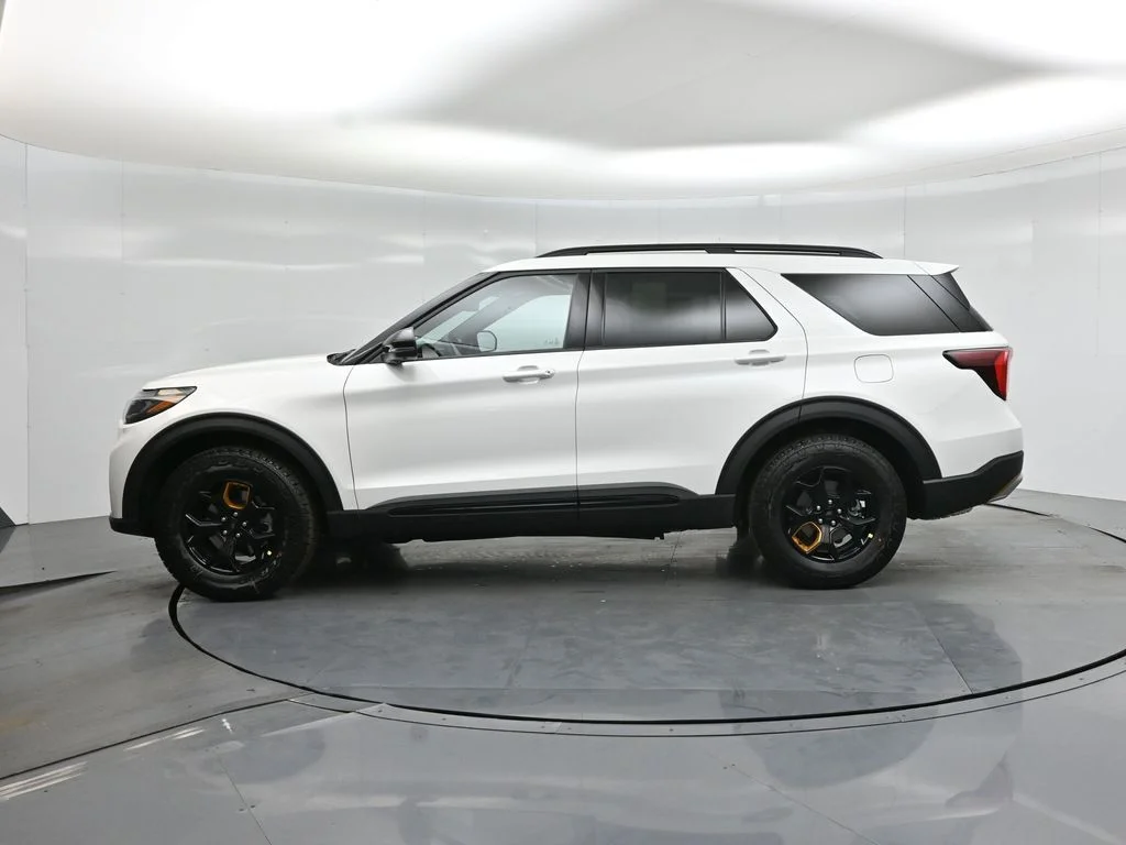 New 2026 Star White Metallic Tri-Coat Ford Tremor image 30