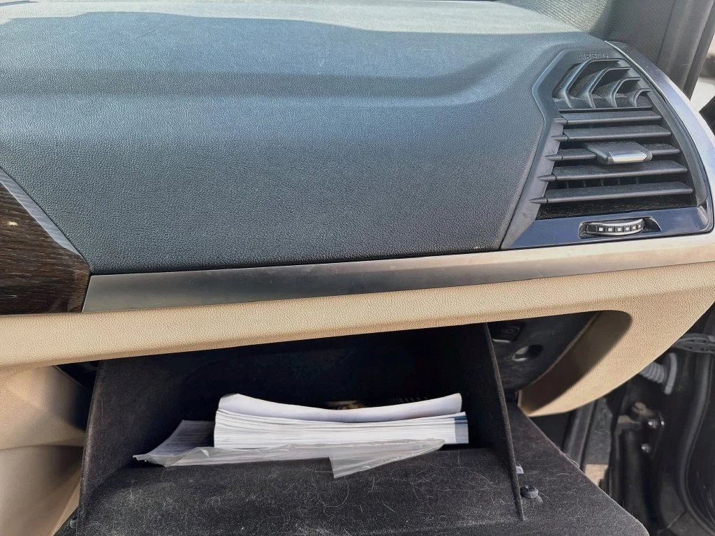 Used 2019 Green BMW sDrive30i image 23
