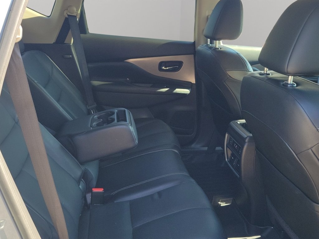 Used 2021  Nissan SL image 11
