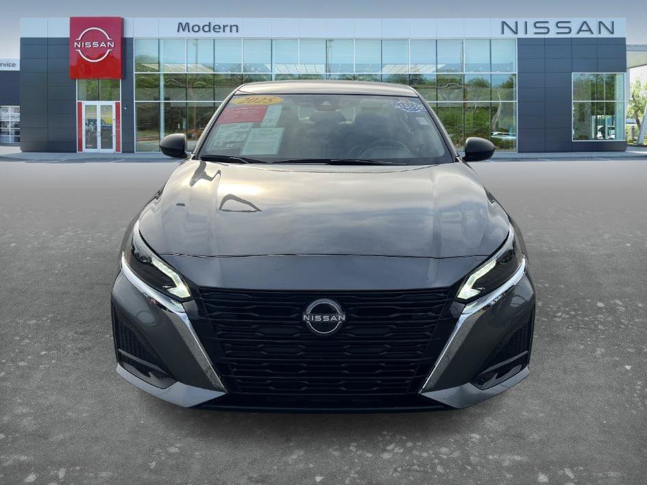 Certified Used 2025 Gun Metallic Nissan SV image 2