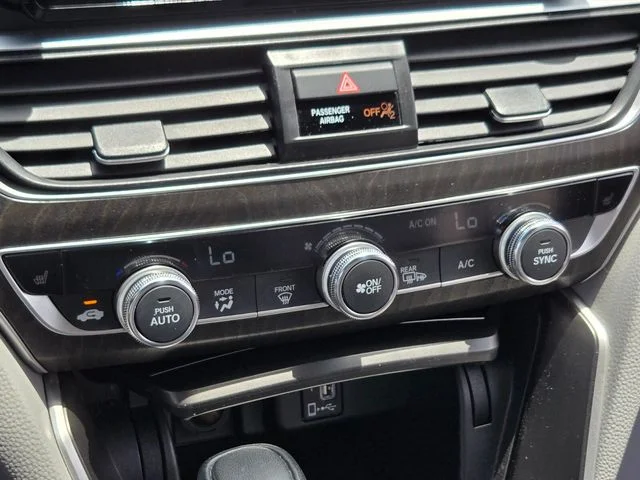 Used 2019 Silver Honda EX-L image 33