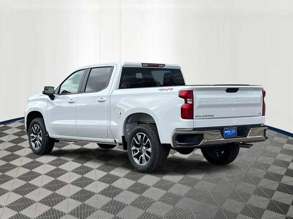 New 2026 Summit White Chevrolet LT (2FL) image 4