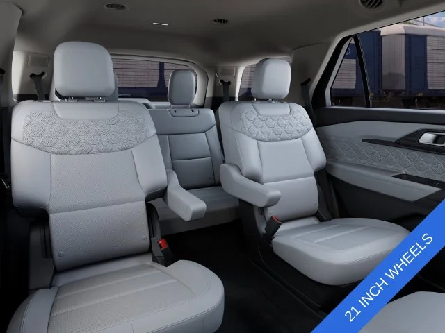New 2027 Ruby Red Metallic Tinted Clearcoat Ford Platinum™ image 12