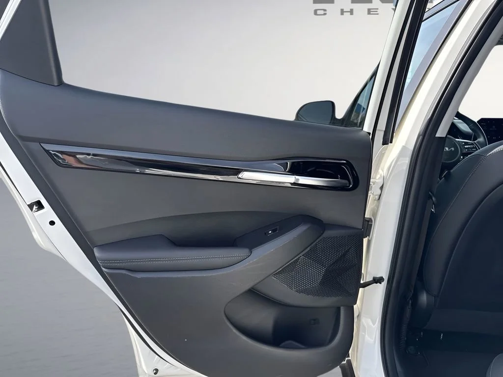 Used 2023  Kia EX image 29