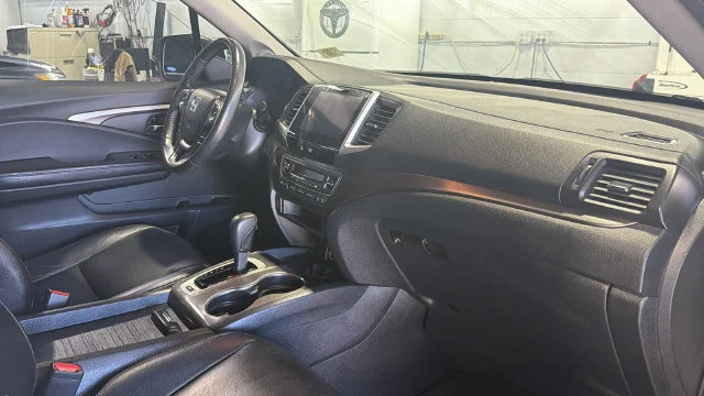 Used 2017 White Honda EX-L image 13
