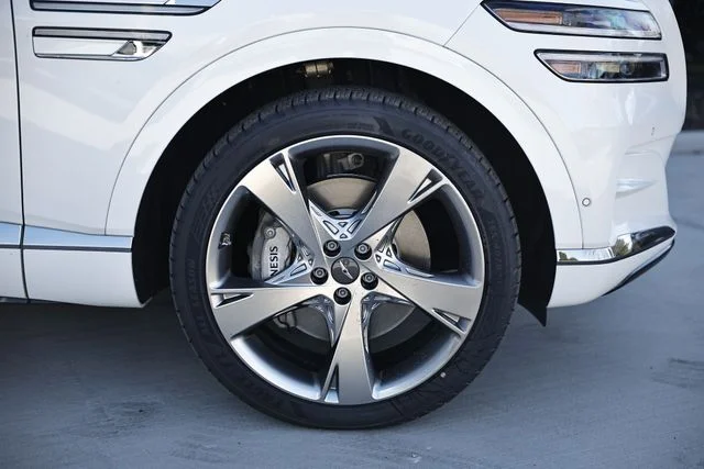 Used 2023 Uyuni White Genesis 3.5T Prestige image 4