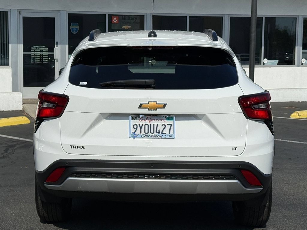 Used 2026 Summit White Chevrolet LT image 7