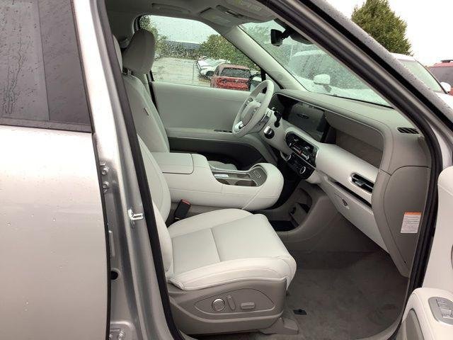 New 2026 Silver Metallic Hyundai SEL Premium image 14